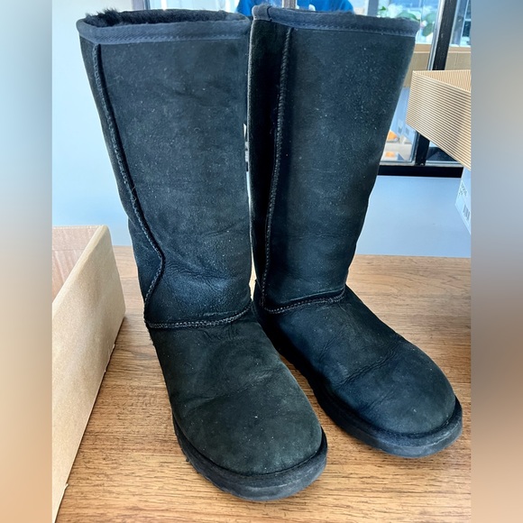 UGG Classic Tall Sheepskin Boots - Black - Size 7 - Picture 3 of 4